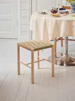 Skammel med flettet sæde